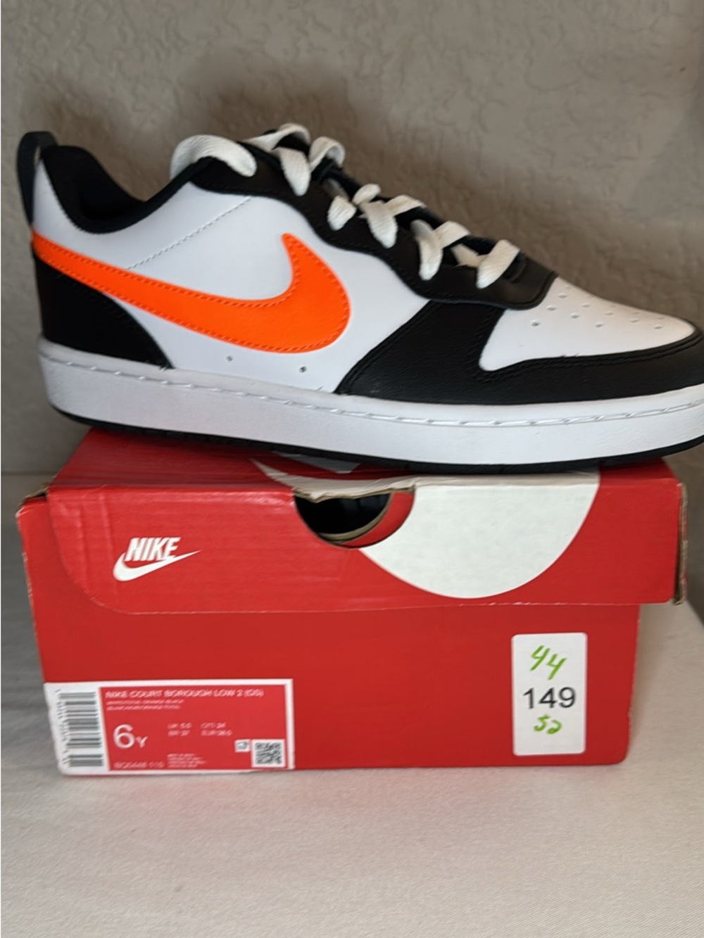 Nike Kids Low-Top Sneaker - White/Black with Bright Orange Swoosh